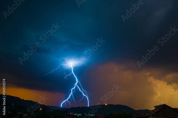 Fototapeta Inverted Y Lightning