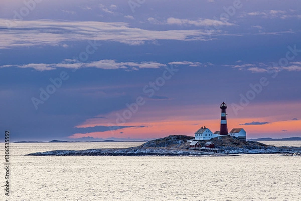 Fototapeta Blick auf den Leuchtturm Landegode Fyr in Norwegen