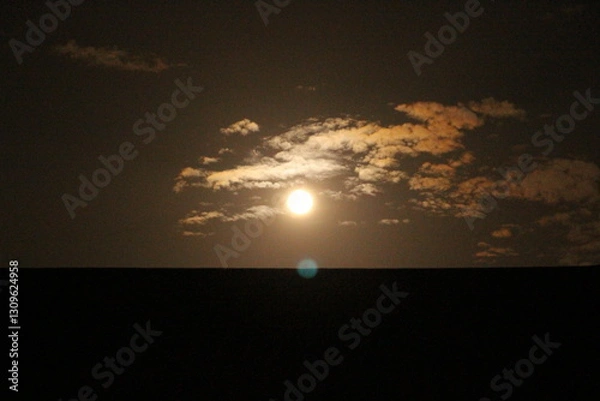 Fototapeta 月のある景色　満月