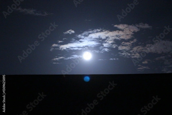 Fototapeta 月のある景色　満月