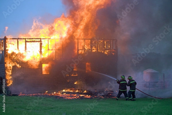 Obraz Strażacy przejmują kontrolę