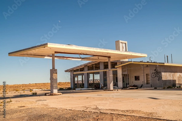 Obraz Former Service Station on Route 66