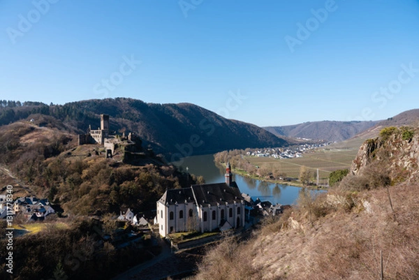 Obraz Beilstein an der Mosel mit Burg Metternich und Sankt Josef, März 2025