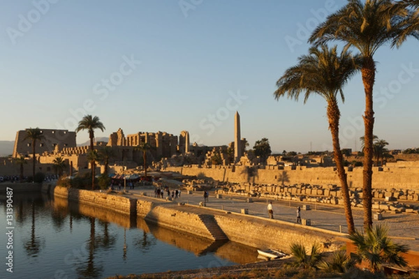 Obraz Luzor temple in Egypt with pond and palm
