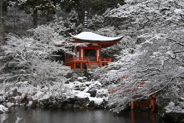 Obraz 世界文化遺産 京都市醍醐寺弁天堂の雪景色