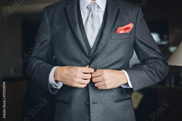 Obraz Groom Getting Ready