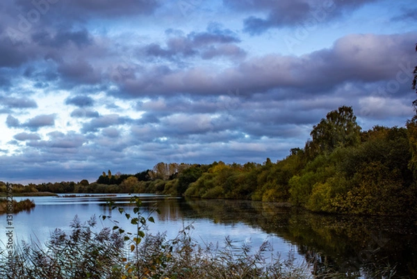 Obraz clouds over the lake