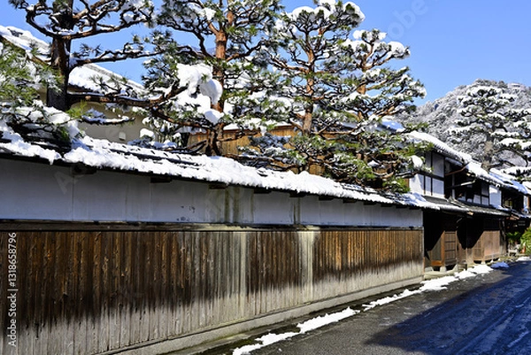 Fototapeta 雪の積もった近江商人の町並み