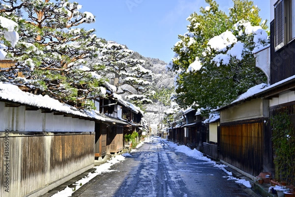 Fototapeta 雪の積もった近江商人の町並み