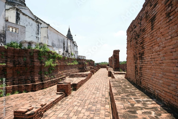 Fototapeta Outdoor ruins of Nakhon Luang Castle, Ayutthaya
