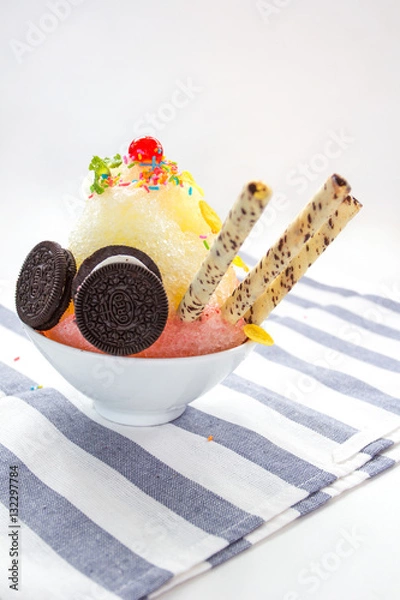 Obraz Syrup on flake ice