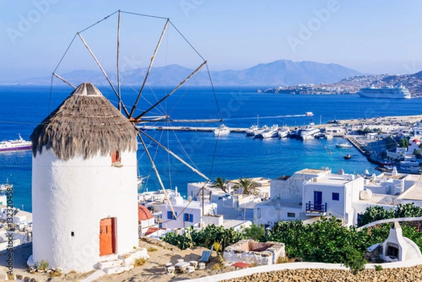 Obraz Widok na Mykonos i słynny wiatrak z góry, wyspa Mykonos, Cyklady, Grecja