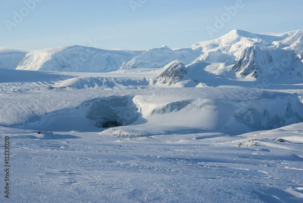 Obraz glacier grotto and oldest Antarctic station on the island near t