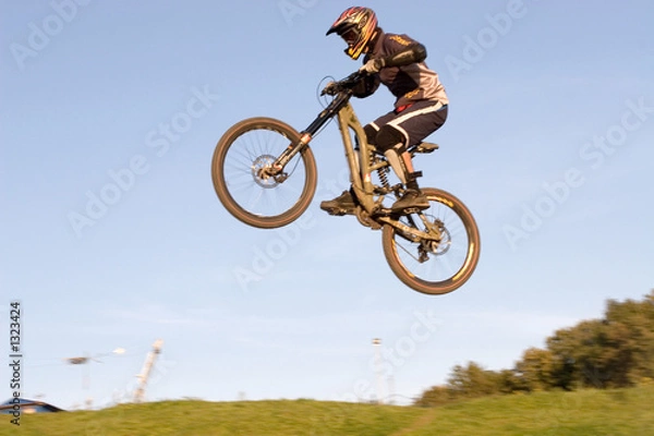 Obraz mountain bike flying