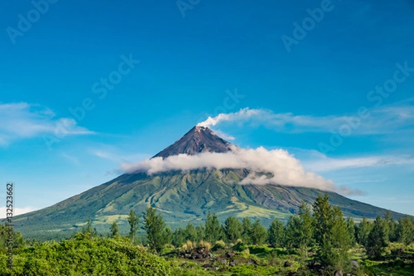 Obraz Mayon Volcano in Legazpi, Philippine 