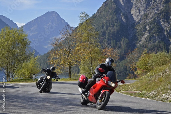 Obraz Motorradfahrer am Plansee,  Ammergebirge