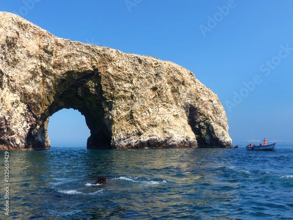 Fototapeta Rock formations in Ballestas Islands Reserve in Peru