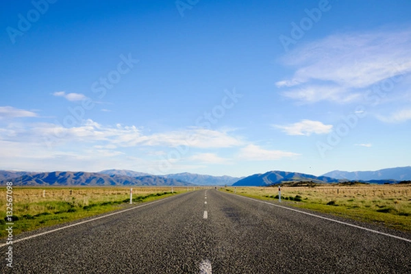 Obraz Highway 8, the road between Lake Tekapo and Lake Pukaki in the South Island, during spring season of New Zealand.