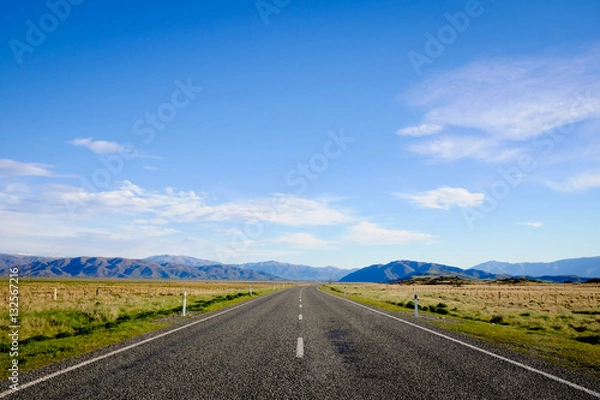 Obraz Highway 8, the road between Lake Tekapo and Lake Pukaki in the South Island, during spring season of New Zealand.