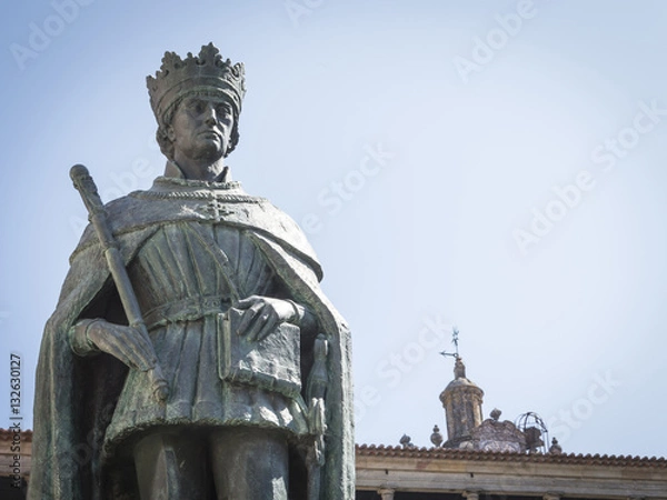 Fototapeta Statue of king Duarte, also called Edward, ancient Portugal sovereign, placed in Viseu