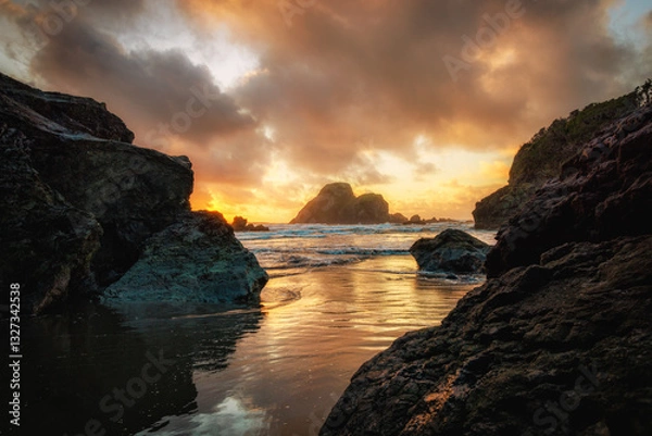 Fototapeta Dramatic Sunset at the Beach