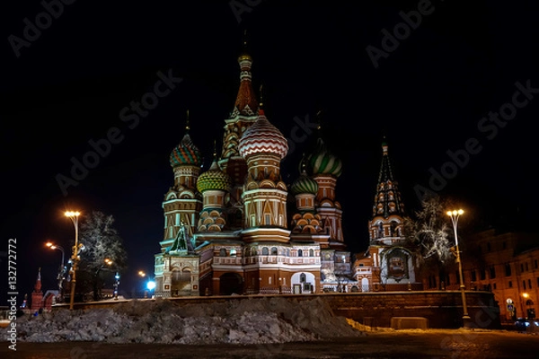 Fototapeta Night view of St. Basil's Cathedral in winter