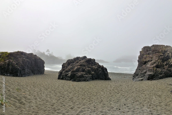 Fototapeta rocher sur le sable
