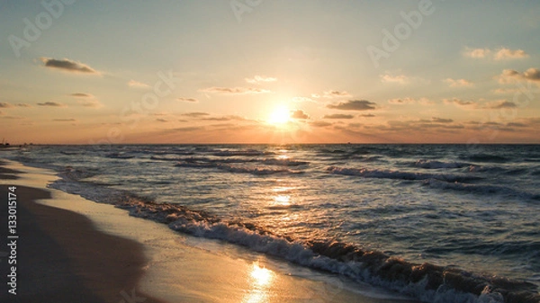 Fototapeta Beautiful caribbean sunset on the beach of Varadero, Cuba