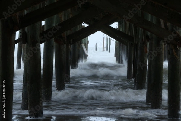 Obraz Storm under the pier 