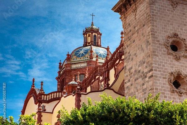 Fototapeta Dome of the beautiful historic Church of Santa Prisca built between 1751 and 1759 located on the east side of the main plaza of Taxco de Alarcon.