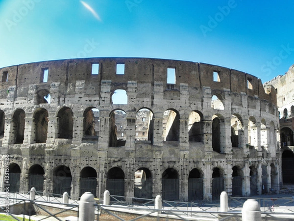 Fototapeta The Colosseum, originally known as the Flavian Amphitheatre, is the largest Roman amphitheatre in the world,
located in the centre of the city of Rome