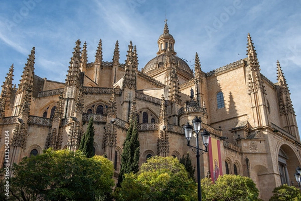 Fototapeta Segovia, Spain, a trip back in time, history from the Romans to the Renaissance, in just a few streets