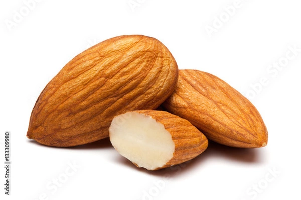 Fototapeta Migdały na białym tle.