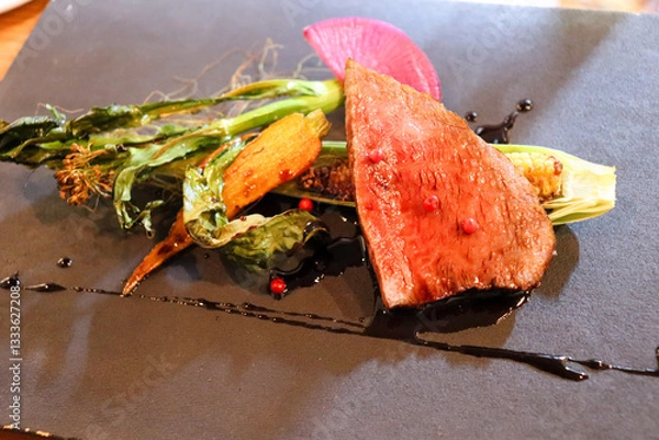 Obraz 赤身肉のステーキと焼き野菜T