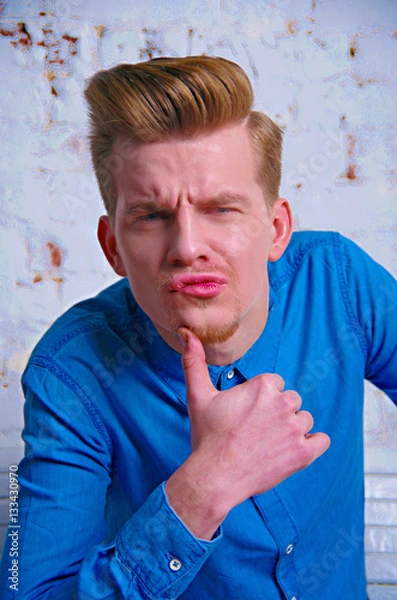 Obraz парень в синей рубашке