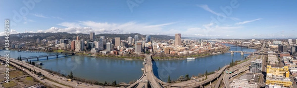 Fototapeta Panorama View of Burnside Bridge Crossing the Willamette River in Portland Oregon at Sunrise
