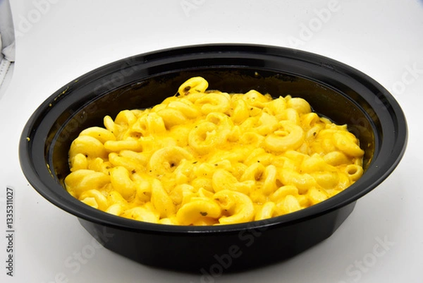 Obraz Classic Creamy Mac and Cheese – Comfort Food Perfection