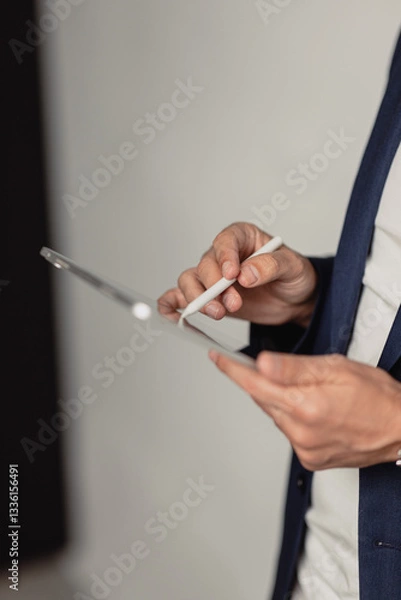 Obraz businessman holding a tablet