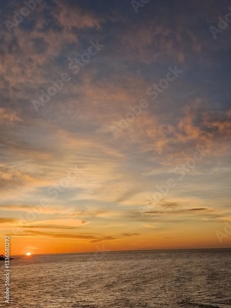 Obraz Golden Sunset Over Tranquil Waters