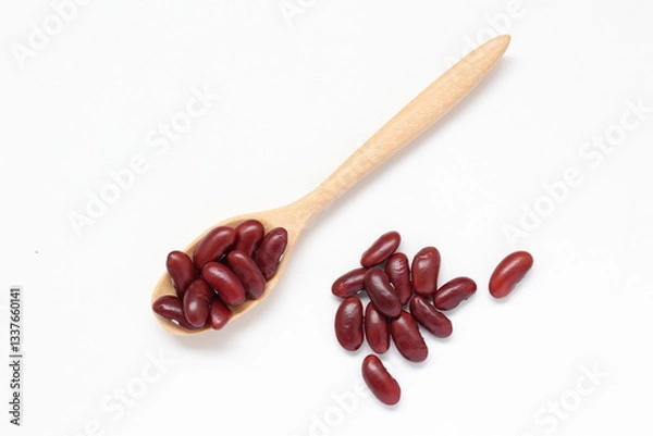 Fototapeta red beans in wooden spoon
