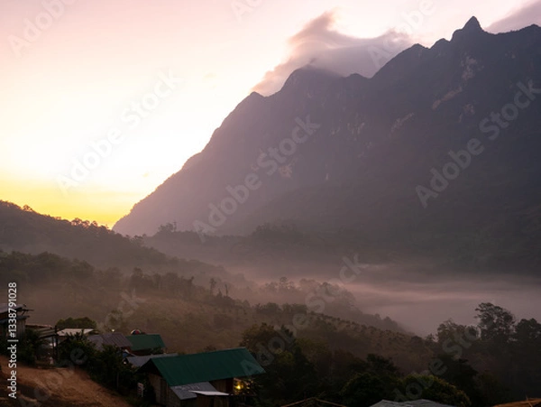 Fototapeta Doi Luang Chiang Dao: The Charm of Mountains and Morning Mist