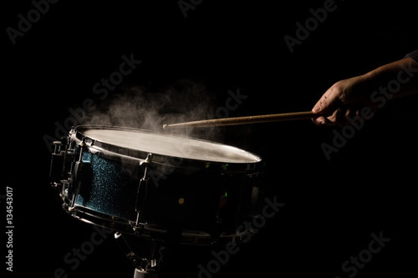 Obraz The man is playing snare drum