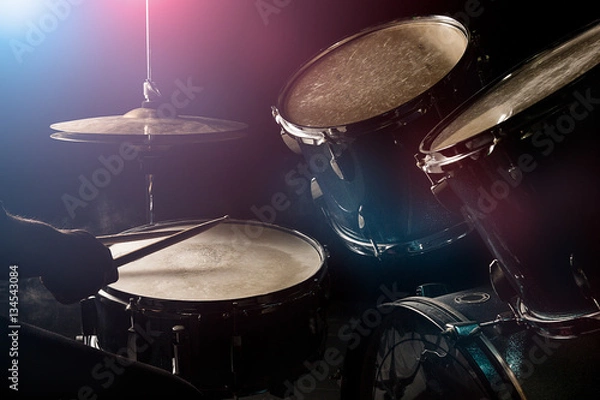 Obraz The man is playing drumset