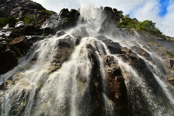 Obraz Waterfall in Norway. Fot. Konrad Filip Komarnicki / EAST NEWS Norwegia 20.07.2016 Lysefjord w Norwegii latem. Widok na wodospad.