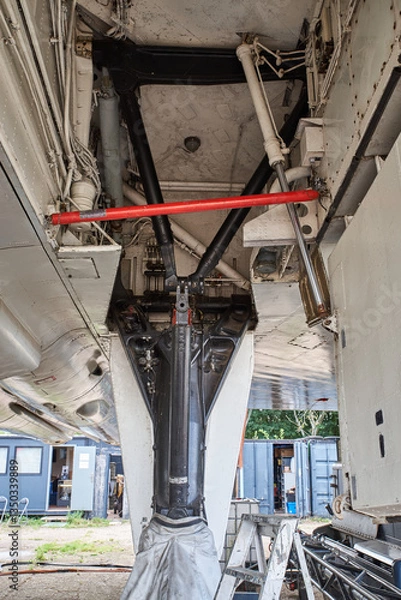 Fototapeta The wheel well and landing gear of an Avro Vulcan long range nuclear bomber at Wellesbourne airfield.