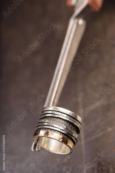 Obraz Handmade silver spinner ring_the workshop collection