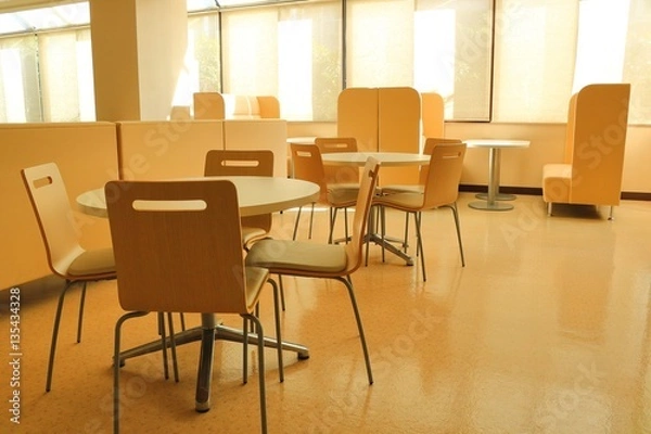 Fototapeta 日の当たる食堂