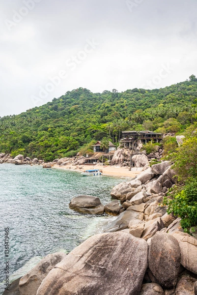 Obraz rajska plaża z wielkimi skałami