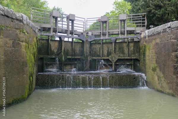 Fototapeta Ecluse fermée à Carcassonne 