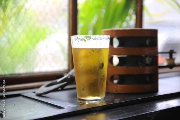 Obraz Ice cold beer at a bar